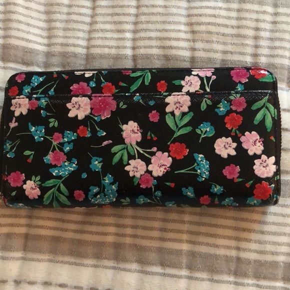 Kate Spade floral wallet! - Picture 3 of 5